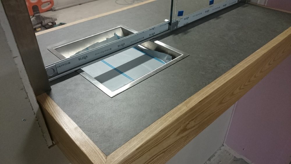 Cashpoint transaction window 43