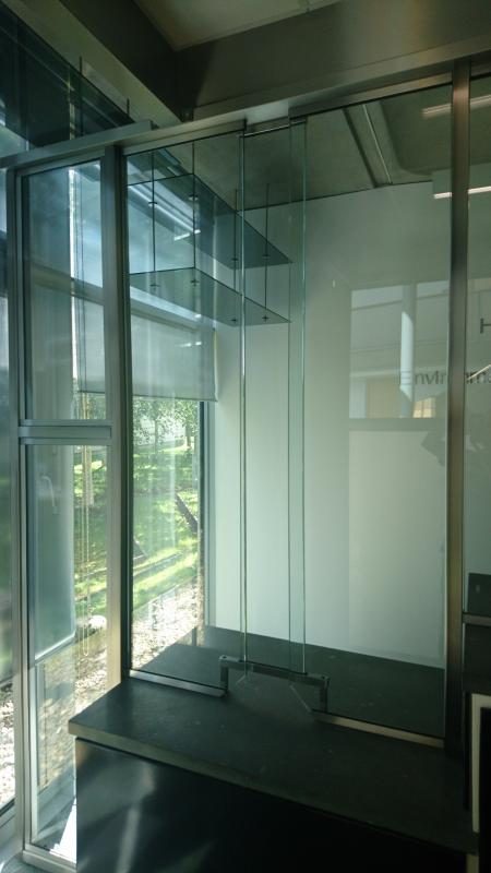 Secure meeting lobby 60