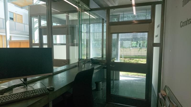 Secure meeting lobby 42