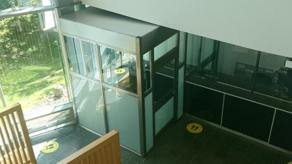 Secure meeting lobby 64